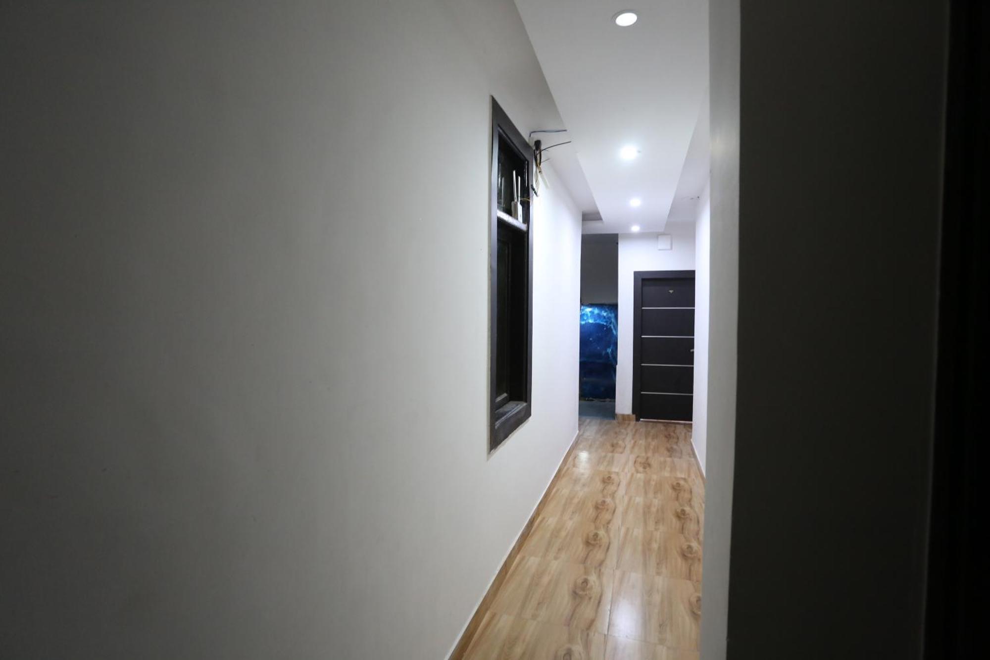Twamev Couple Friendly Laxmi Nagar Hotel New Delhi