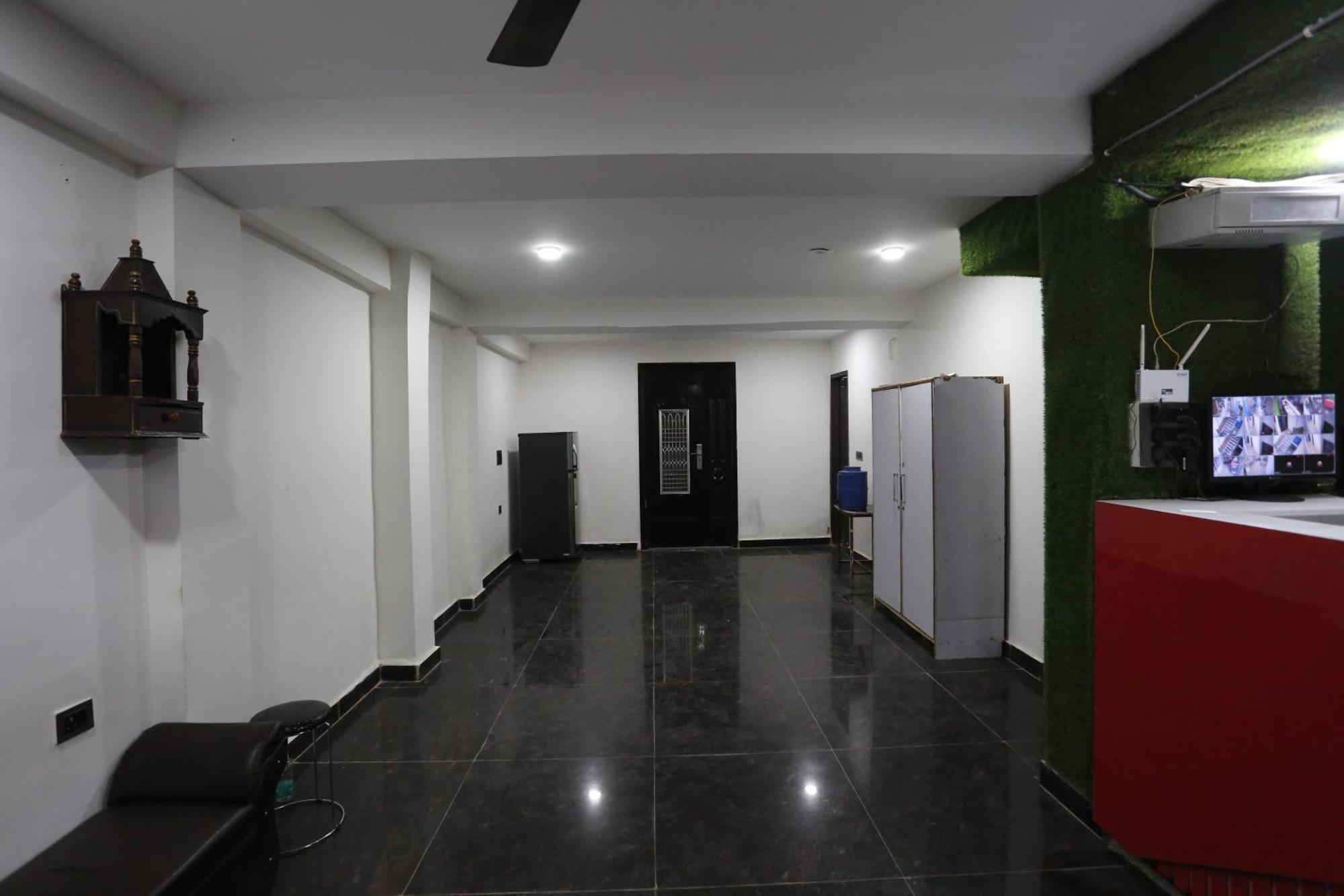 Twamev Couple Friendly Laxmi Nagar